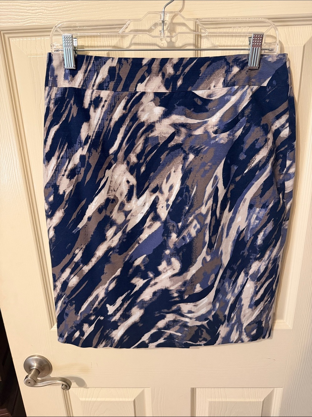 Ann Taylor Navy and Cream Abstract-Print Pencil Skirt